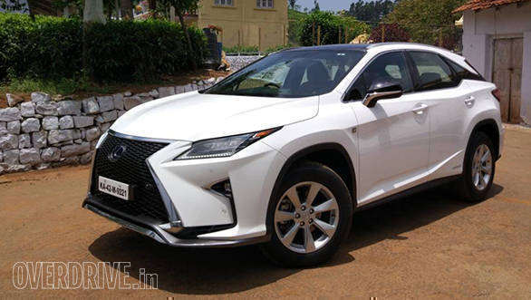 Like with all of the brand's latest cars, the Lexus RX 450h features a very aggressive design theme