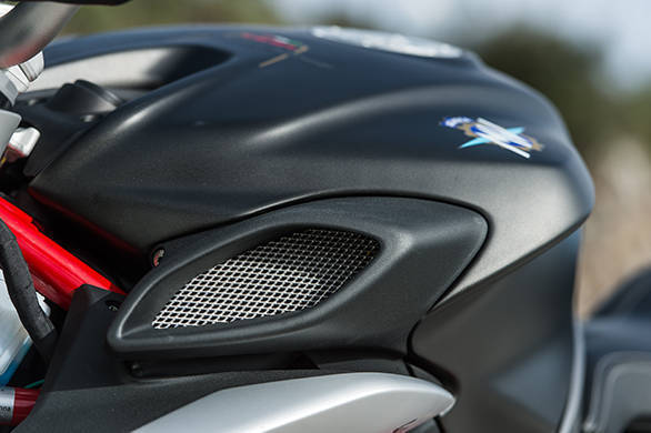 The intake at the front of the tank cover is a signature element of the MV Agusta Brutale 800 and it still takes pride of place on the 2017 edition. Looks smashing too and the intake roar as you wind the throttle on is brilliant