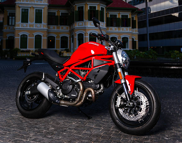 This may be an entry level Monster but that does not mean that Ducati has cut corners in the quality department. The paint finish, quality of plastics used and overall fit is in line with other Ducatis