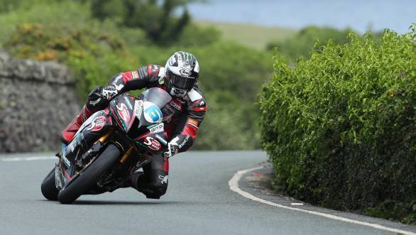 Michael Dunlop (Yamaha/MD Racing) approaching The Gooseneck during the Monster Energy Supersport TT Race. (PICTURE BY DAVE KNEEN/PACEMAKER PRESS)