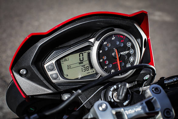 The instrument cluster in the new Street Triple S may look similar to the out going models, however, it has been updated for 2017