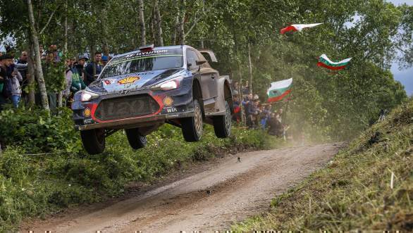 Thierry Neuville and co-driver Nicolas Gilsoul in their Hyundai i20 Coupe WRC en route first place at the Rajd Polski