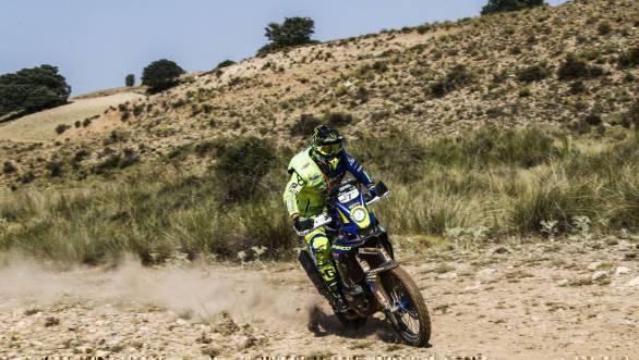 Adrien Metge en route a 15th place finish in the Moto Group 1 class