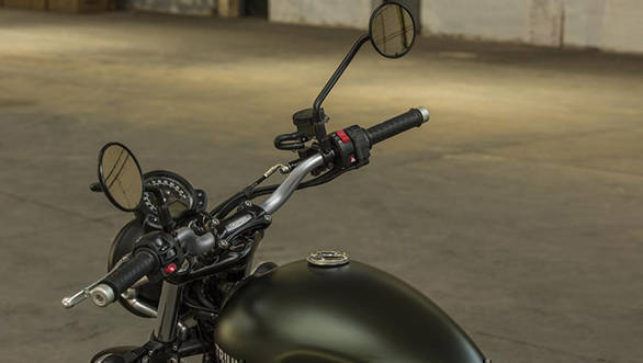 Notice the change in the design of the handlebar to suit the Scrambler design and function