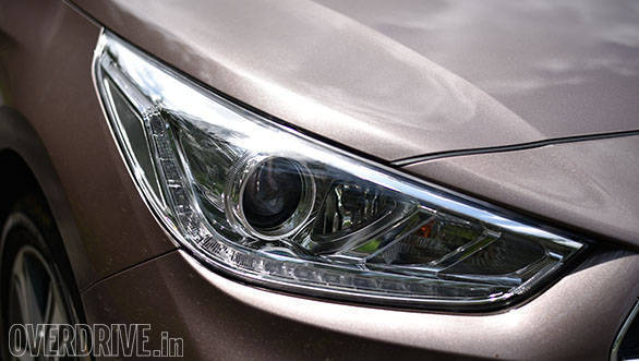 The projector headlights  of the new Hyundai Verna also get LED DRLs