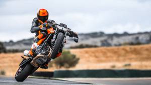 2018 KTM 790 Duke specifications and details