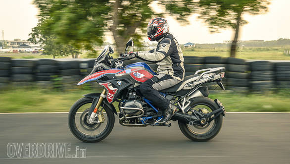 BMW R 1200 GS Rallye left side action