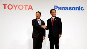 Toyota, Panasonic mull jointly developing electric vehicle batteries