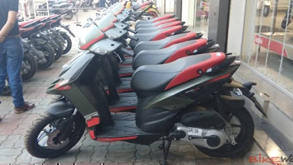 Aprilia sr deals 150 colours