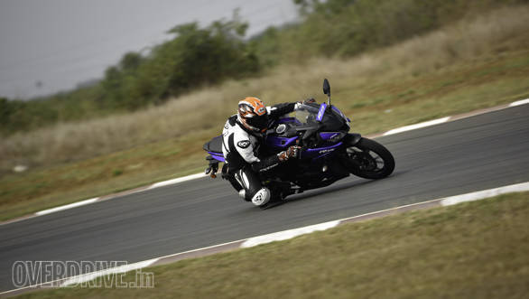 Yamaha YZF-R15 V3.0 Action