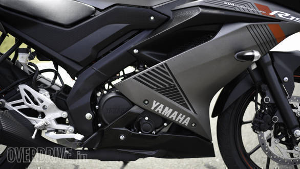 Yamaha YZF-R15 V3 exahust detail