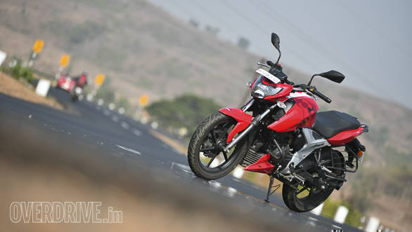 TVS sets new stunt record with Apache | Autocar India