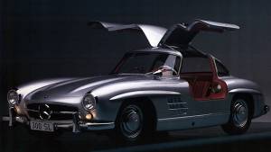 Mercedes-Benz offers brand-new body parts for the 300 SL Gullwing classic car