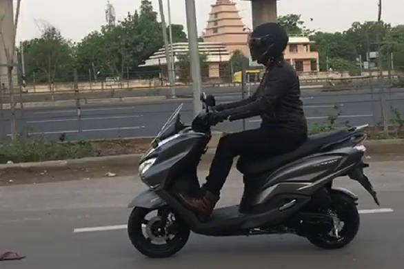 Yamaha T-Max 650cc maxi-scooter spied testing in India