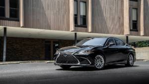 New-generation Lexus ES 300h bookings open in India, priced at Rs 59.13 lakh