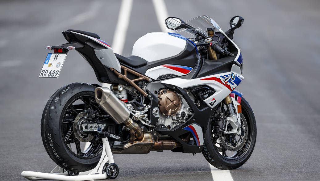 First Ride: 2016 BMW S1000RR