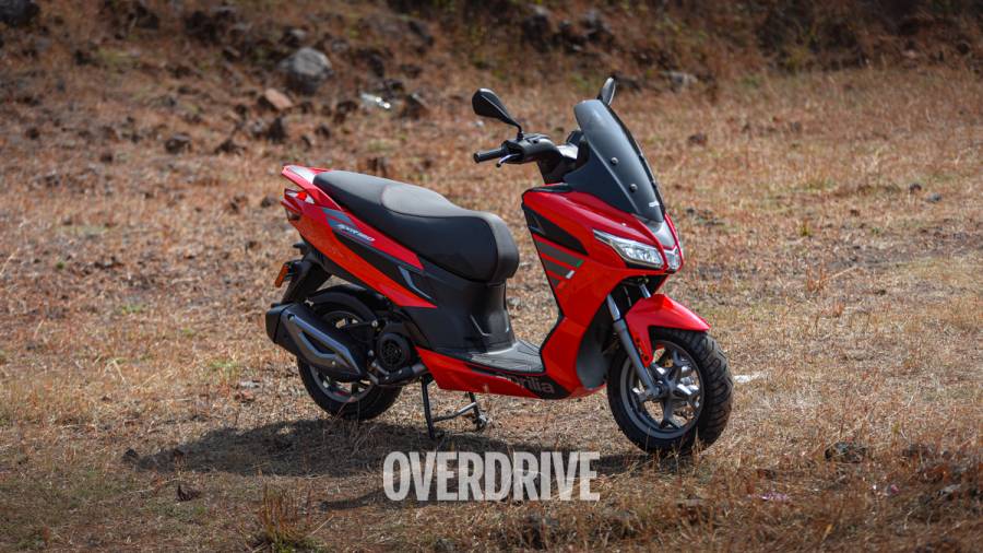 Aprilia SXR 160 first ride review India's modern maxiscooter