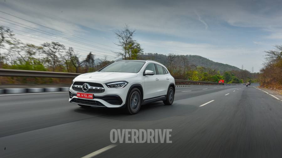 2021 Mercedes-Benz GLA 220d exterior dynamic