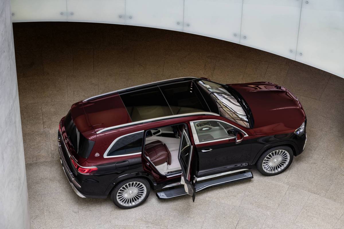 2021 Mercedes-Maybach GLS 600 rear seat access