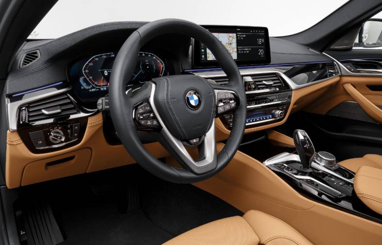 2021 BMW 5 Series facelift interior