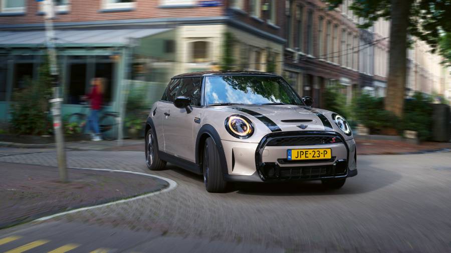 Mini Cooper SE Charged edition launched, priced at Rs 55 lakh - India Today