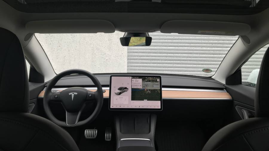 Tesla Model 3. Design VIP-1