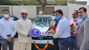 Tata Motors hands over 10 Nexon EVs to the Gujarat government