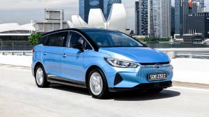 2021 BYD e6 electric MPV launched in India for B2B operators, priced from Rs 29.15 lakh