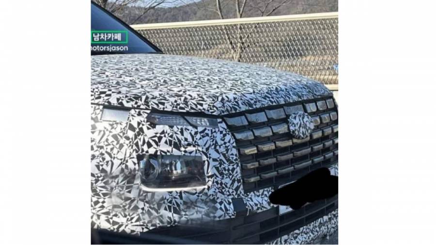 2022 Hyundai Venue facelift spied exterior front grille