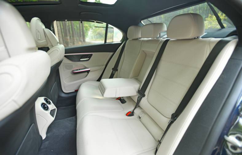 2022 mercedes benz c-class w206 india rear seat space