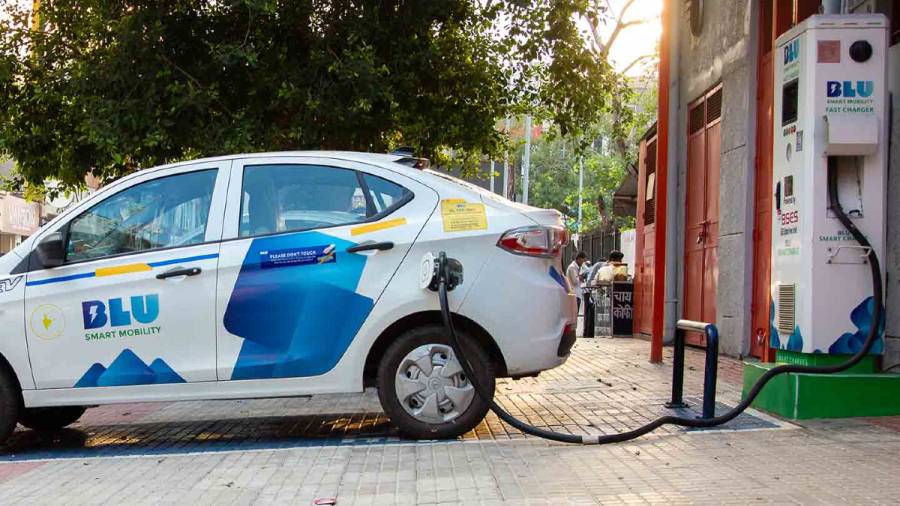 Tata Motors to supply 10,000 Xpres T EVs to BluSmart Electric Mobility, largest  EV fleet order in India