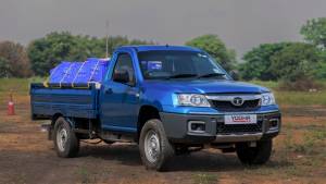 What is it like to drive a commercial Tata pickup truck? Ft. Tata Yodha 2.0, Tata Intra V50
