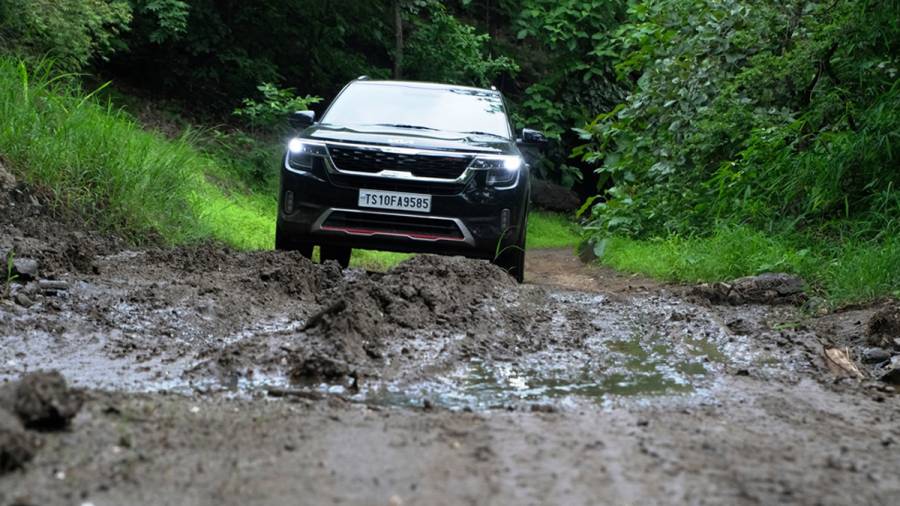 Monsoon Forest Drive and Testing the Kia Seltos's Traction Control Modes