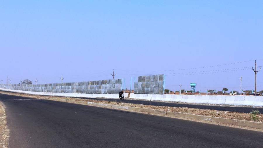 Mysterious Barriers on Highway in Madhya Pradesh