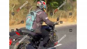 New Bajaj-Triumph motorcycle spotted testing in India