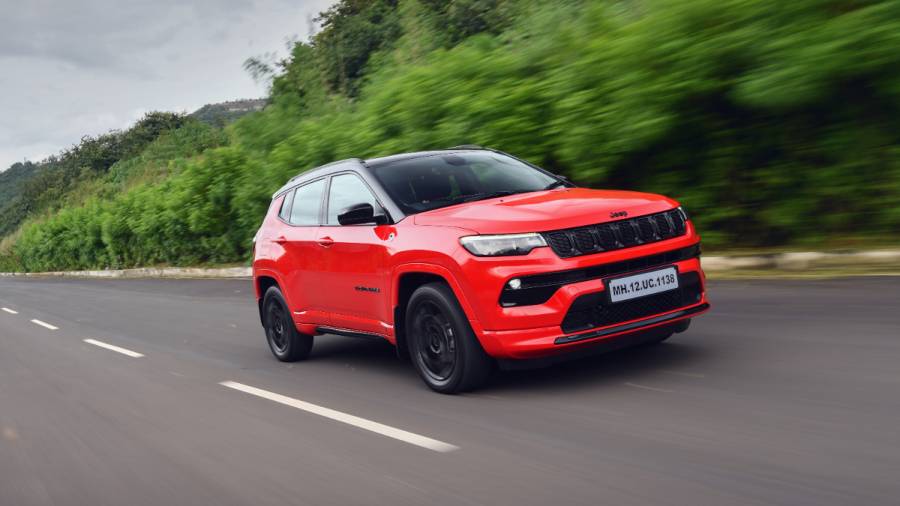 Jeep Compass Limited (O) 2.0 Diesel 4x4 AT 2023 On Road Price, Specs,  Review, Images, Colours