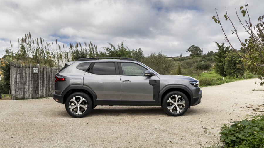 2024 Renault Duster makes global debut with 4x4 and hybrid